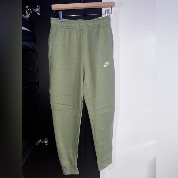 Nike brand new sweatpants - Picture 1 of 6
